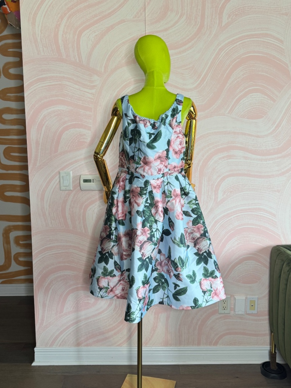 Vintage Plus-size floral dress - Picture 6 of 7